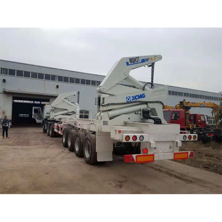 Wat zijn de verversingsintervallen voor hydraulische olie en de reinheidsnormen voor een vierassige zijhijskraanoplegger met motor?